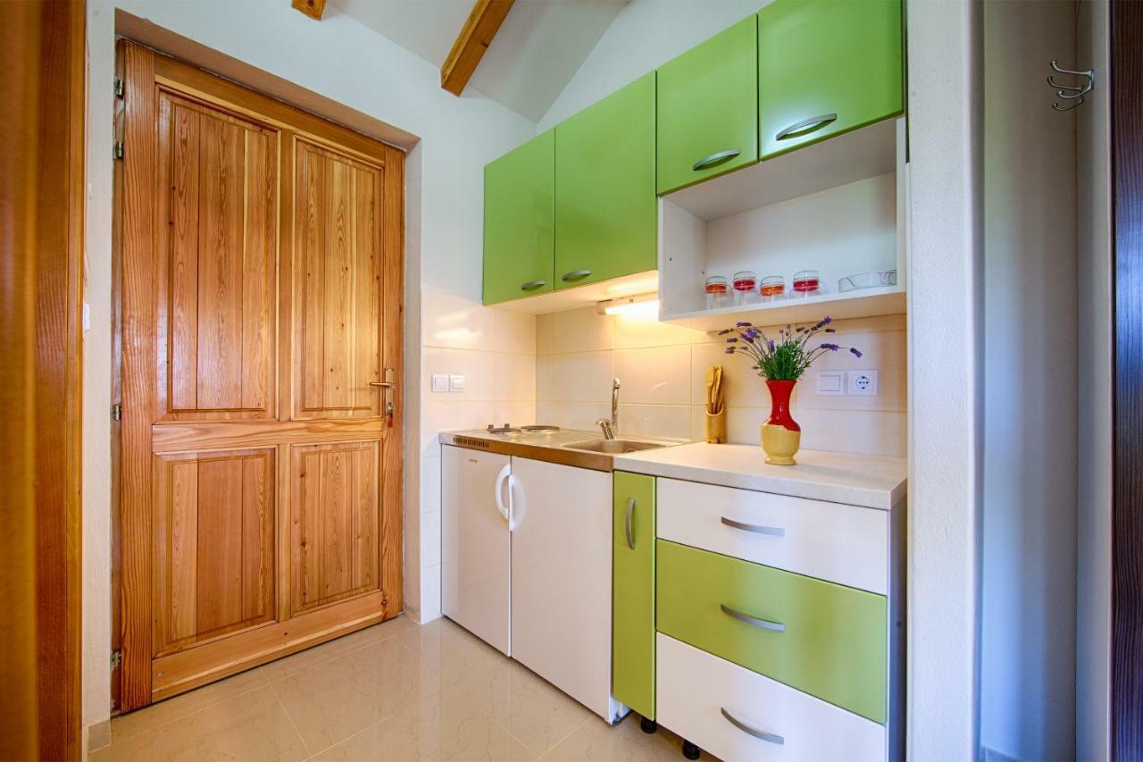 Betini Apartments - Authentic Island Escape คอมีชา ภายนอก รูปภาพ