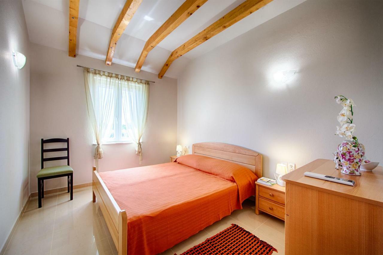 Betini Apartments - Authentic Island Escape คอมีชา ภายนอก รูปภาพ